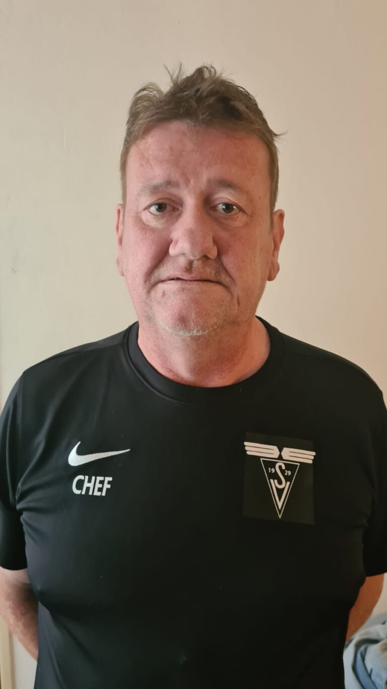 https://www.sv29-fussball.de/wp-content/uploads/2025/03/joerg-768x1365.jpg